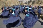 Danzas folklóricas en vías públicas en El Alto