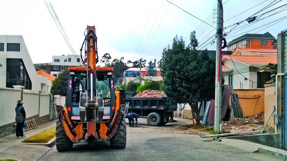 Ante falta de reglamentos, el problema de los escombros cunde en La Paz