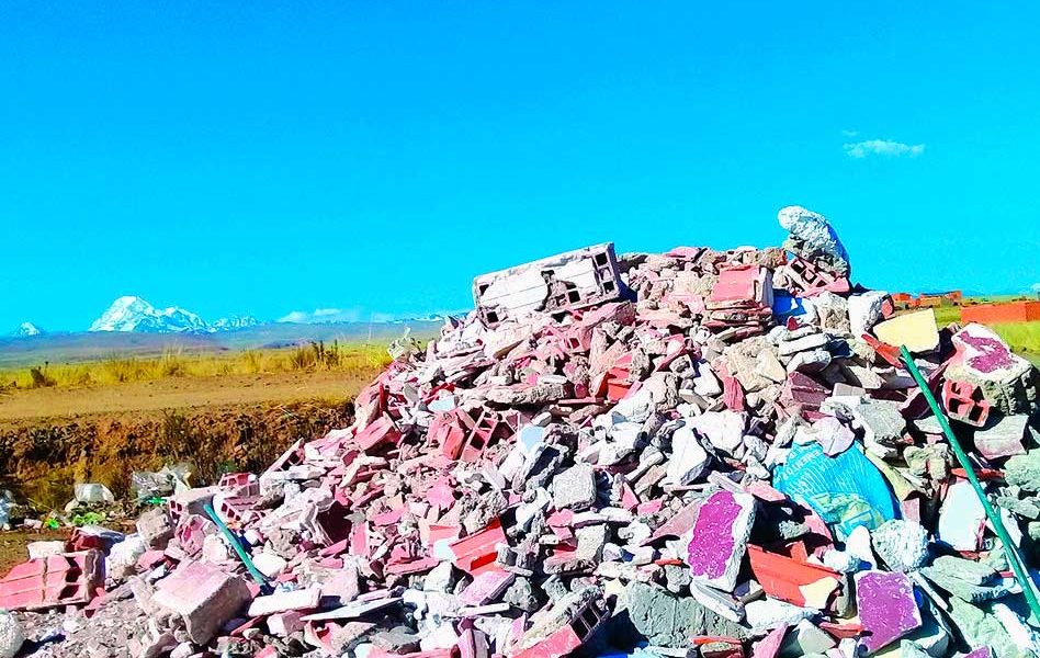 El Alto: escombros aumentan con el crecimiento de esa urbe