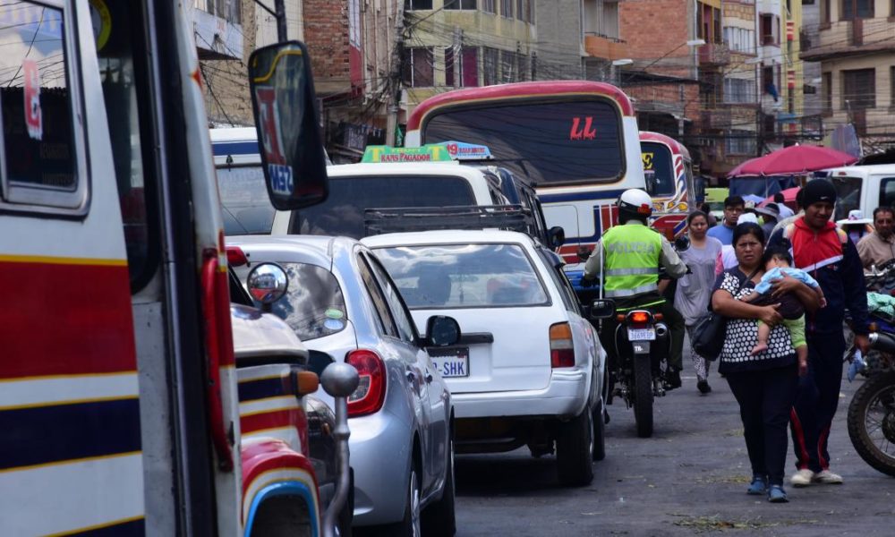 El transporte público, un negocio en manos de pocos que acumulan dinero y poder